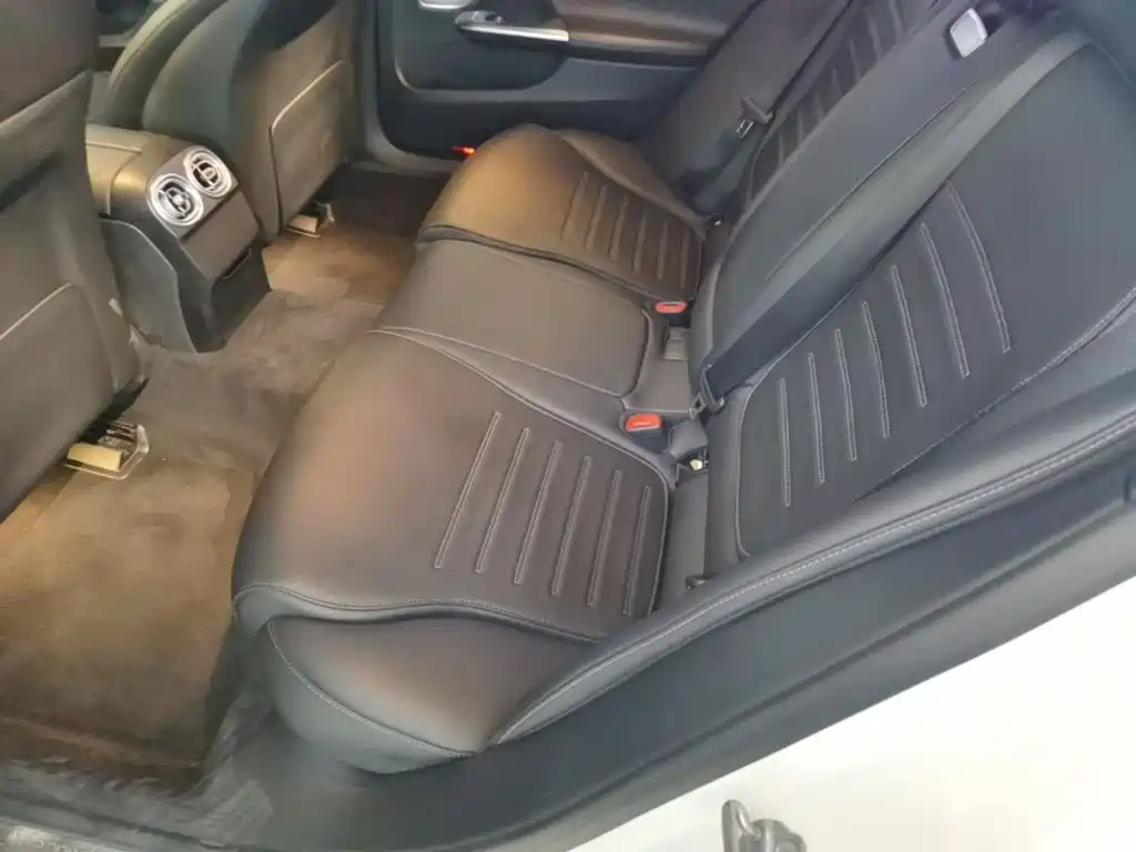 Mercedes-Benz C-Class — миниатюра 17