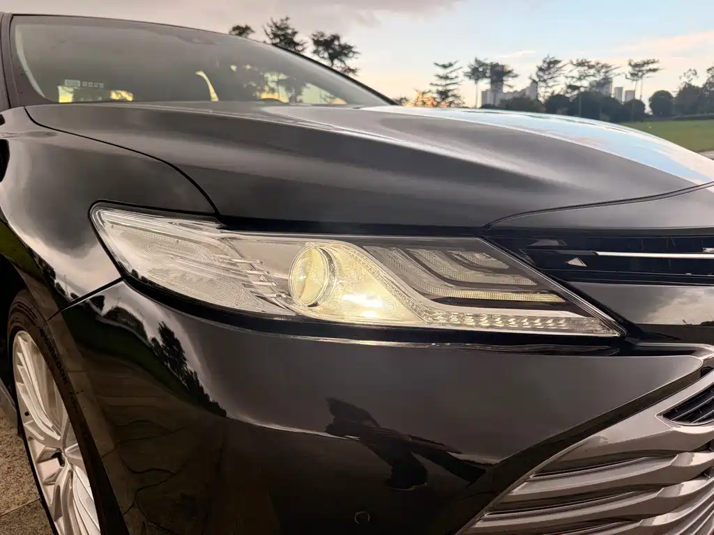 TOYOTA CAMRY
