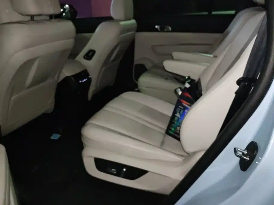 Li Auto Li ONE — миниатюра 11