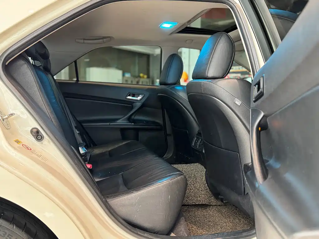 Toyota Reiz — миниатюра 18