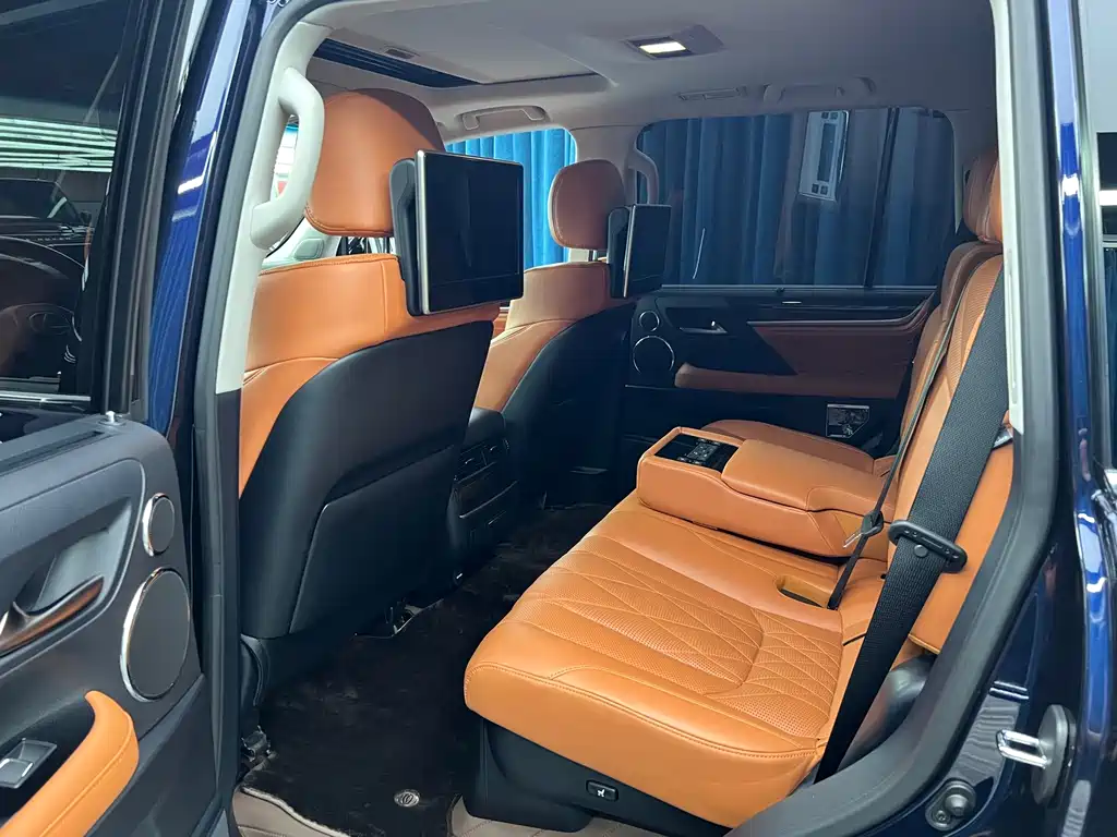 Lexus LX — миниатюра 7