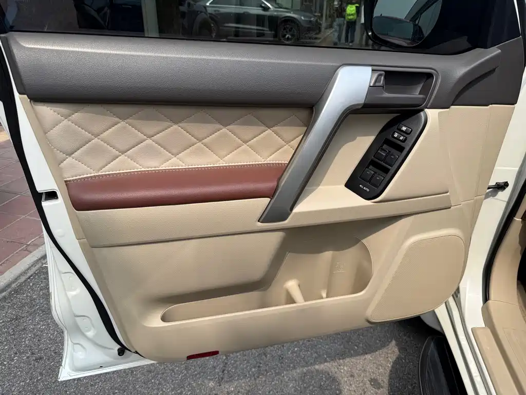 Toyota Prado (Import) — миниатюра 5