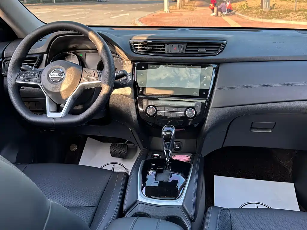 Nissan X-Trail — миниатюра 6