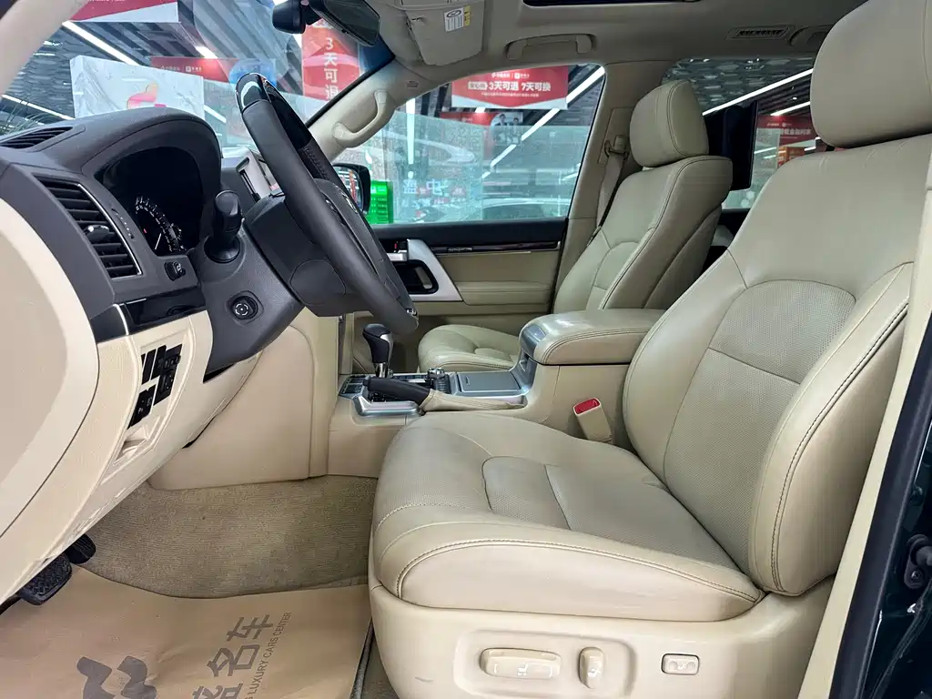 Toyota Land Cruiser 2016 4.6L AT VX-R