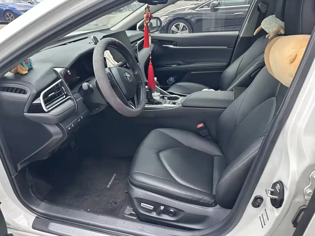 Toyota Camry — миниатюра 11