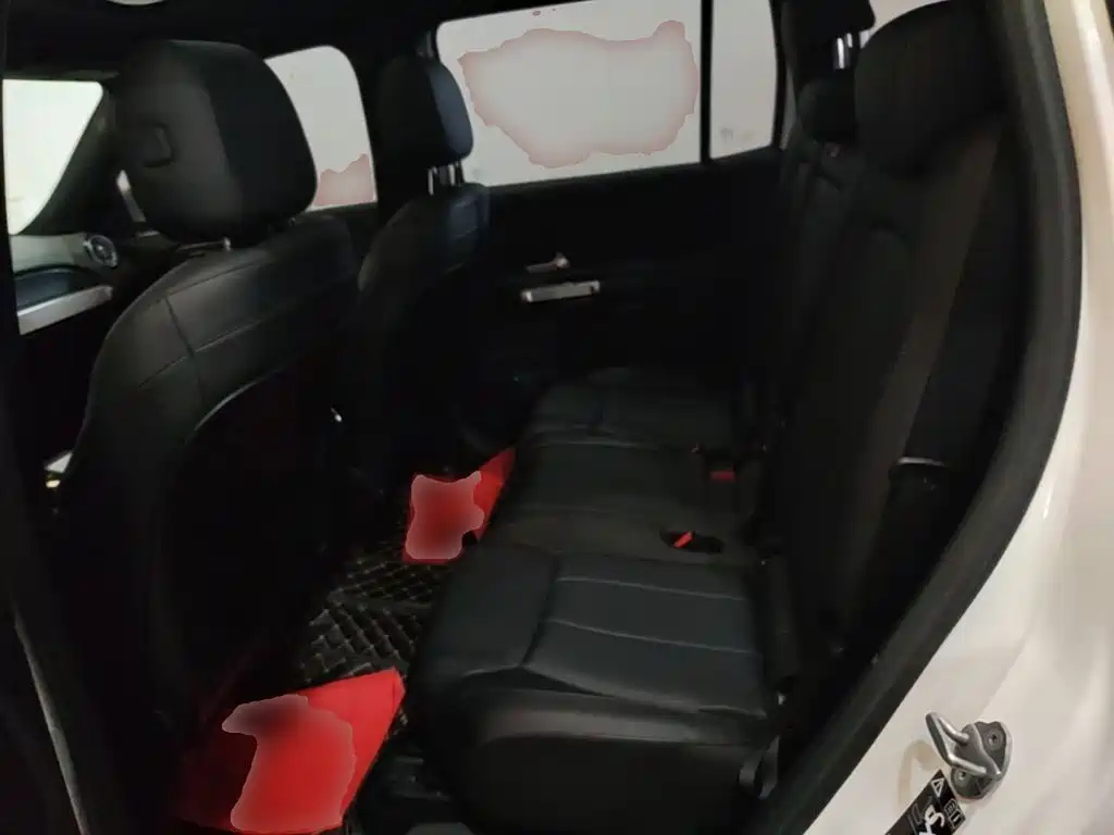 Mercedes-Benz GLB — миниатюра 17