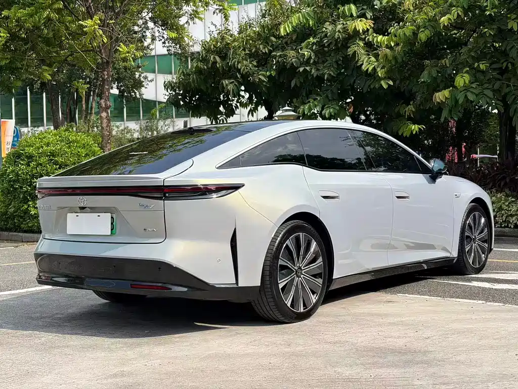 Toyota bZ7 — миниатюра 8