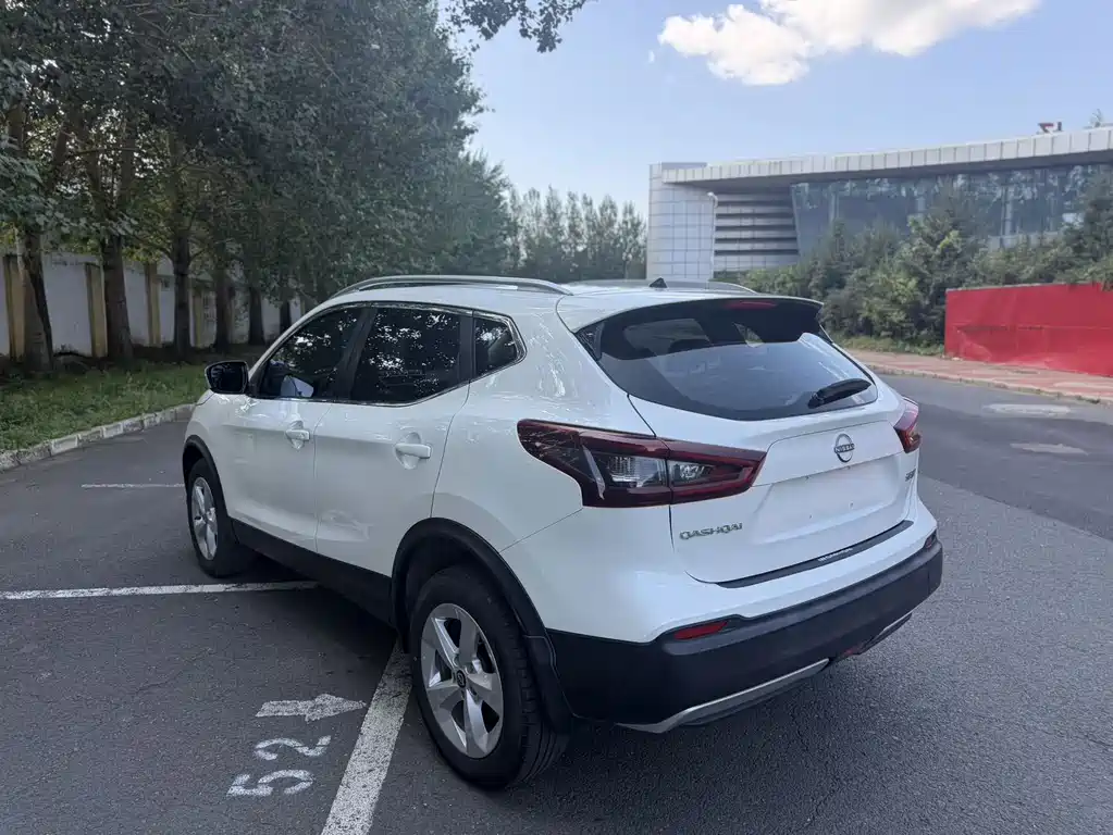 Nissan Qashqai — миниатюра 6