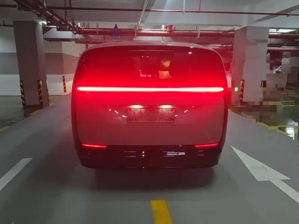 Li Auto Li MEGA — миниатюра 6