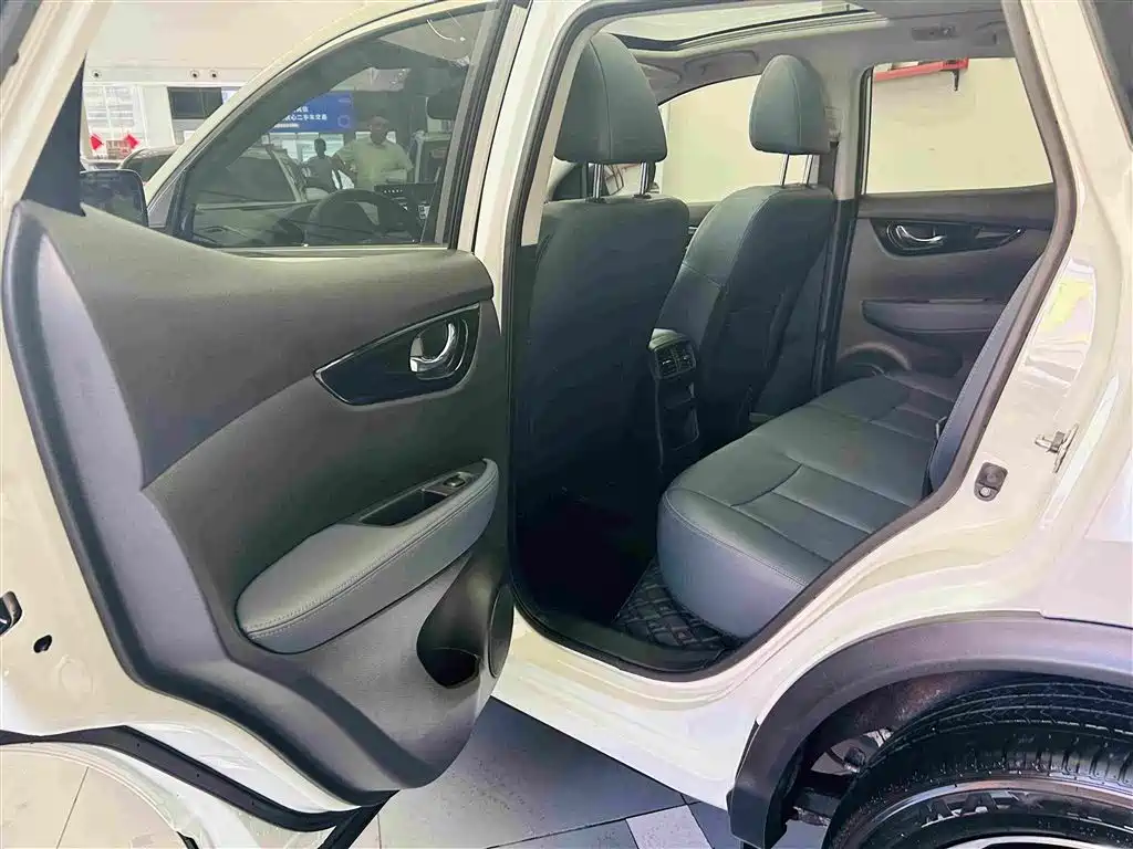 Nissan Qashqai — миниатюра 23