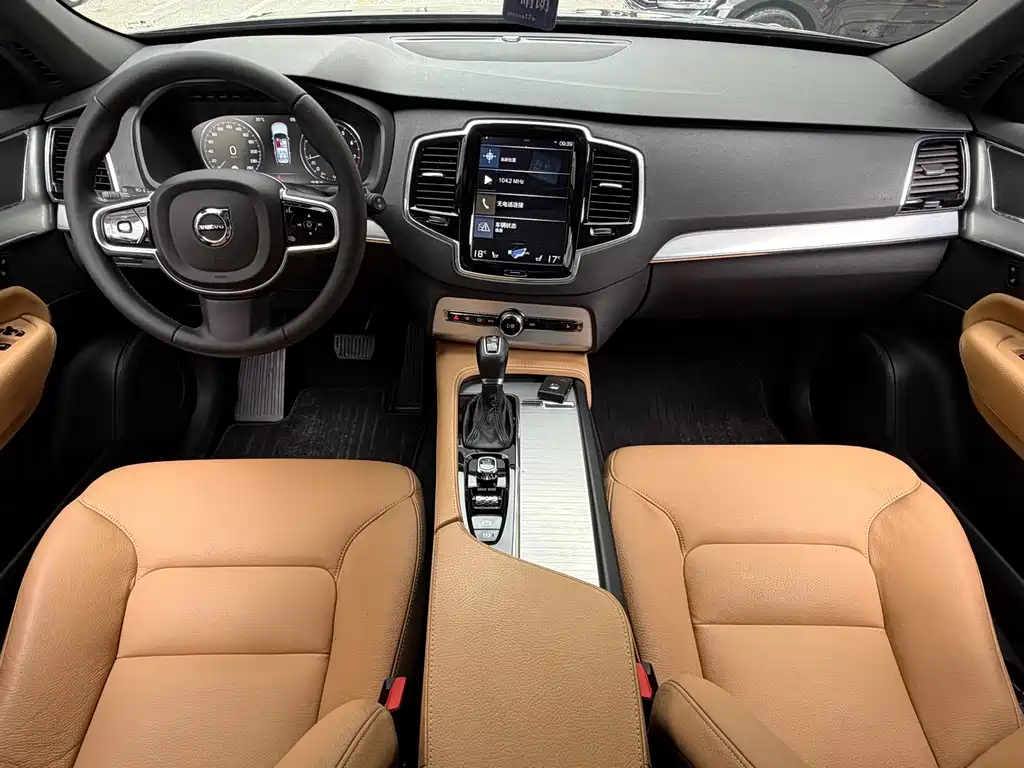 Volvo XC90 — миниатюра 9