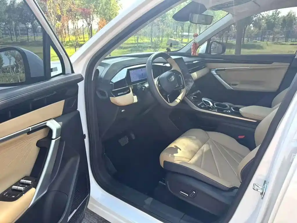 Geely Boyue L — миниатюра 4