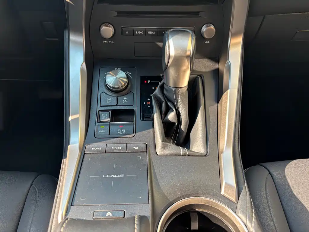 Lexus NX — миниатюра 11