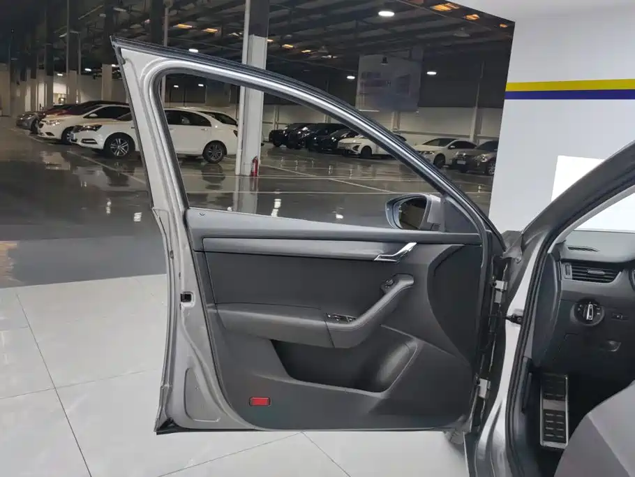 Skoda Octavia — миниатюра 7