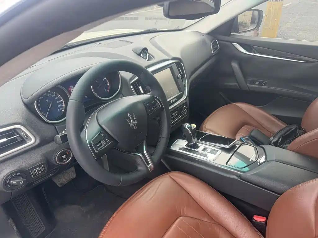 Maserati Ghibli — миниатюра 4