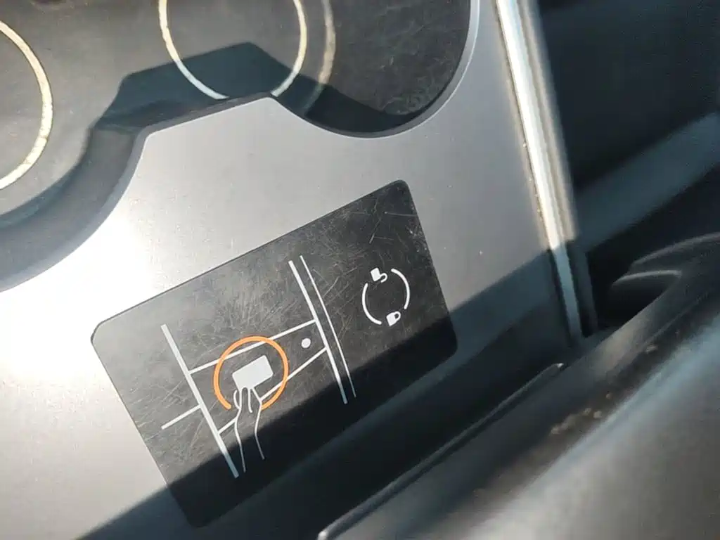 Tesla Model 3 — миниатюра 9