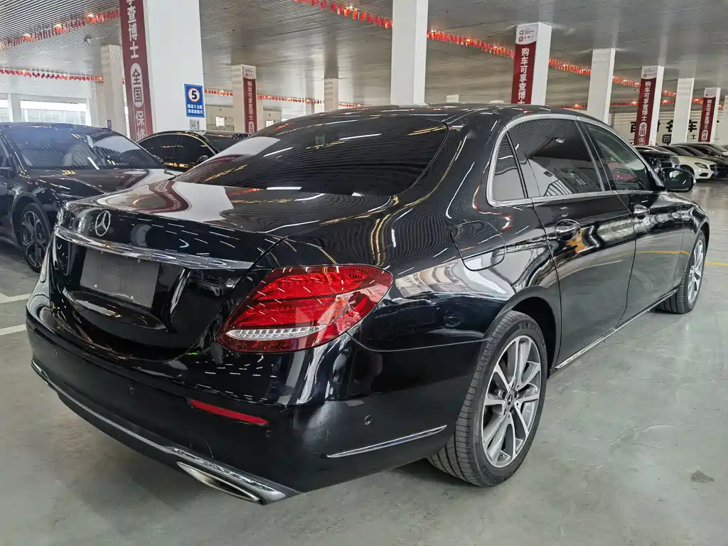Mercedes-Benz E-Class — миниатюра 4