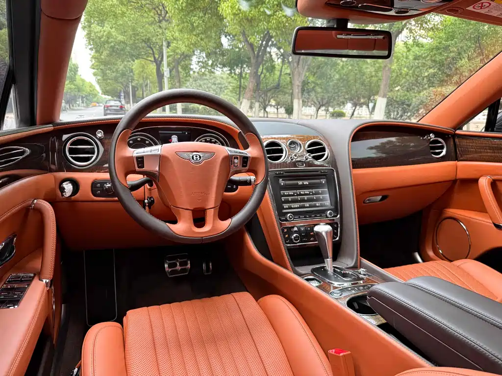 Bentley Flying Spur — миниатюра 15