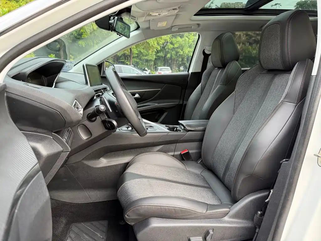 Peugeot 5008 — миниатюра 5