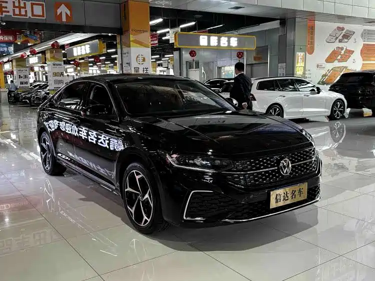 Volkswagen Passat 2026 380TSI