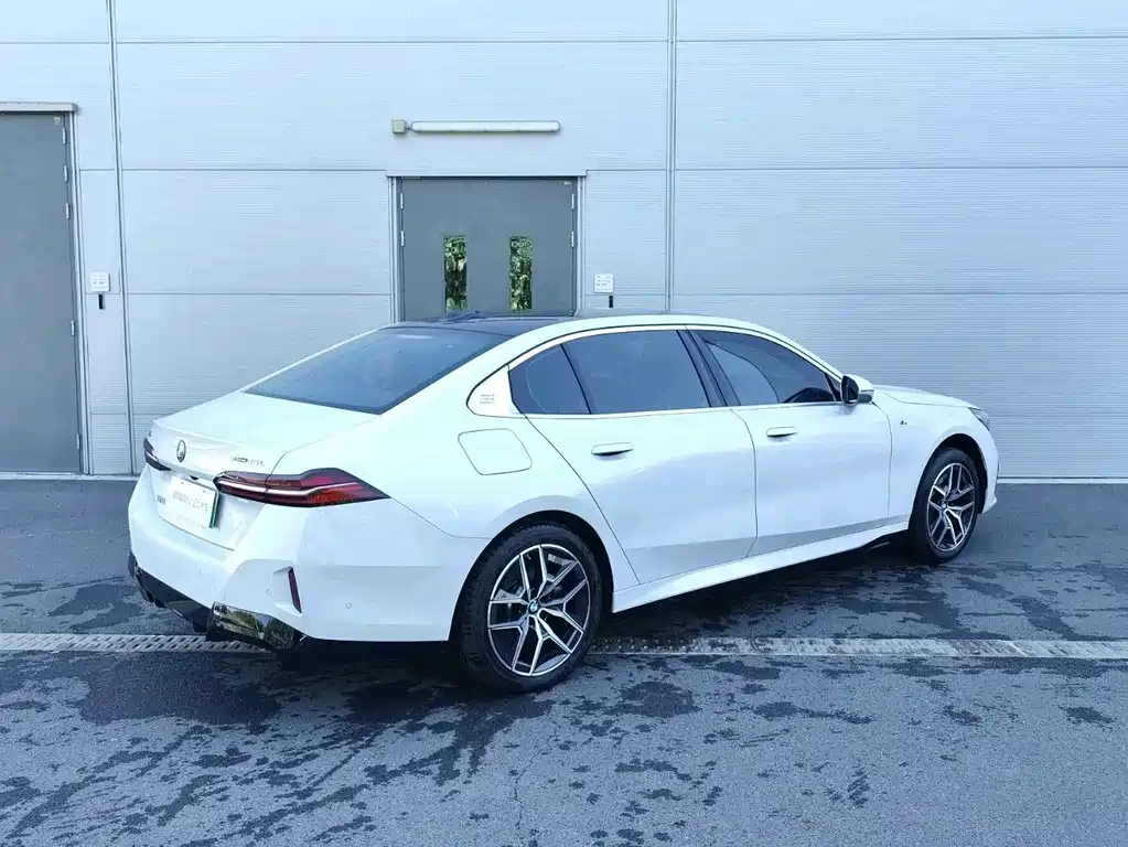 BMW i5 — миниатюра 4