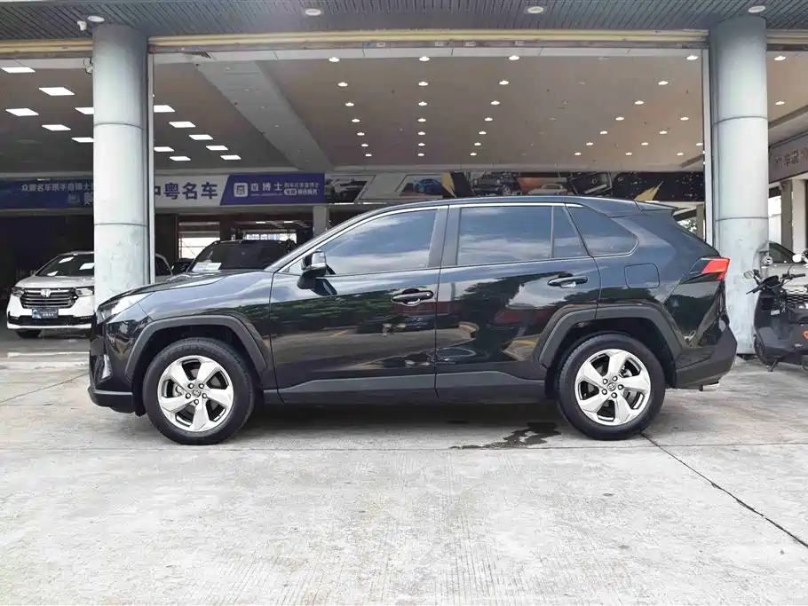 Toyota RAV4 2023 2.0L CVT