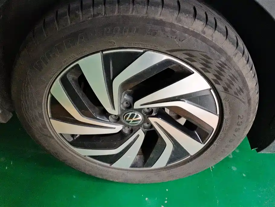Volkswagen Tiguan L L 2022 330TSI AT