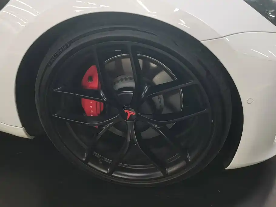 Tesla Model 3 — миниатюра 6