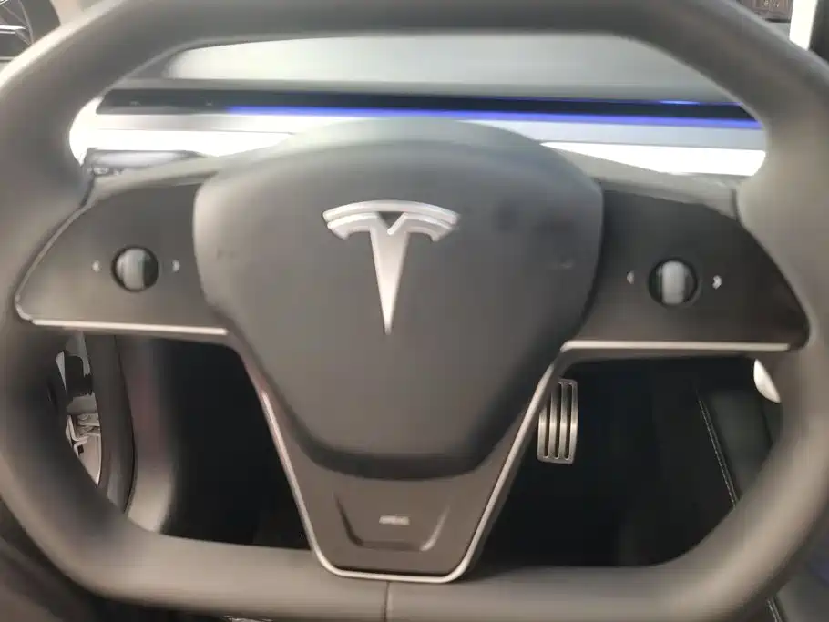 Tesla Model 3 — миниатюра 15