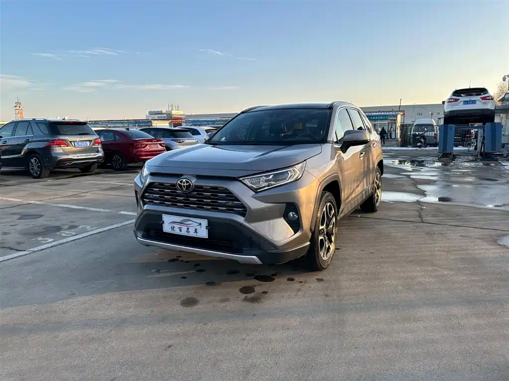 TOYOTA RAV4 RONGFANG