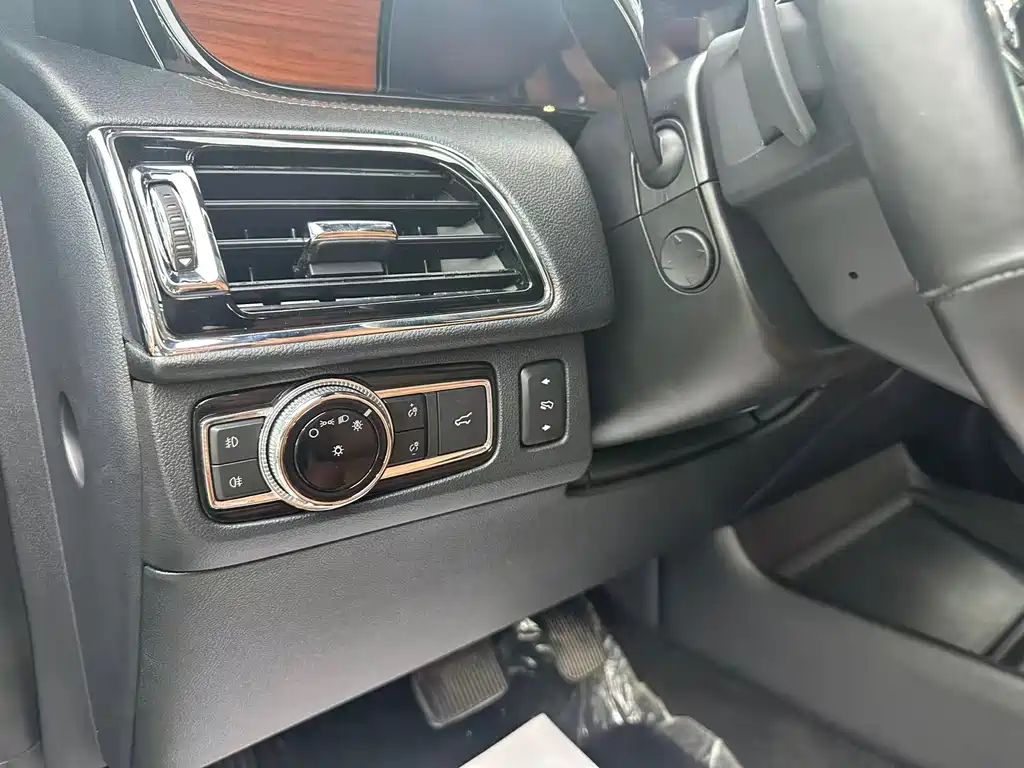 Lincoln Navigator — миниатюра 10