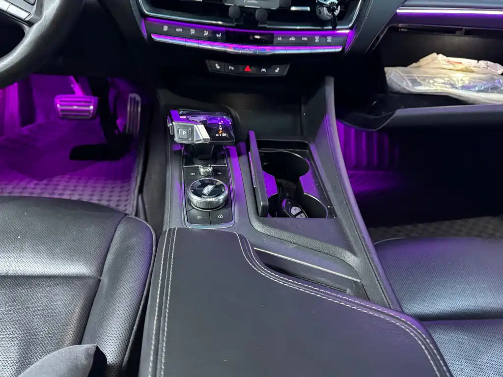 Cadillac CT5 — миниатюра 10