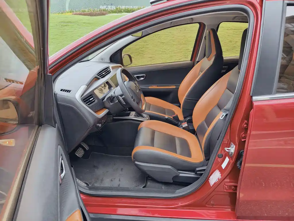 Geely Vision X1 — миниатюра 5