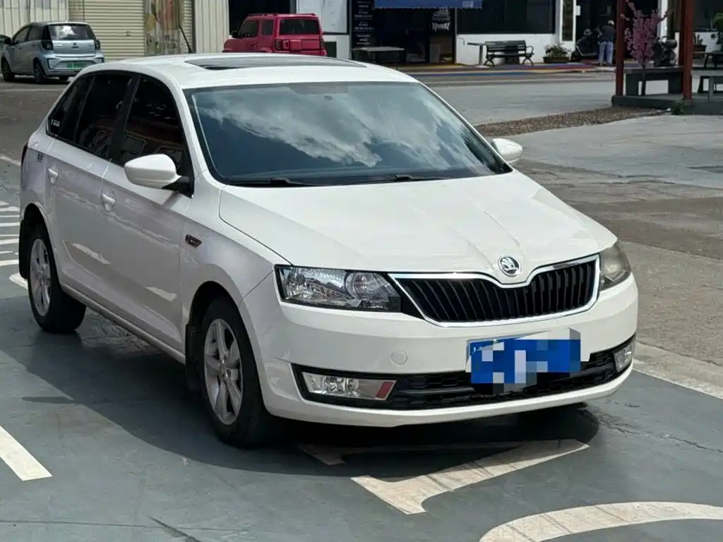 Skoda Rapid Spaceback — миниатюра 3
