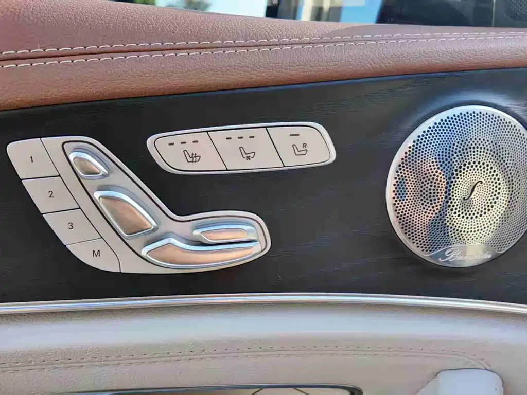 Mercedes-Benz E-Class — миниатюра 5