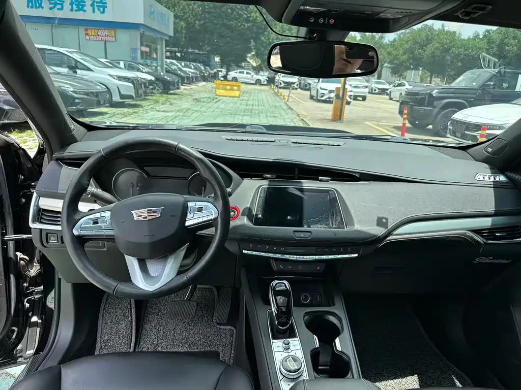 Cadillac XT4 2020 28T Lead