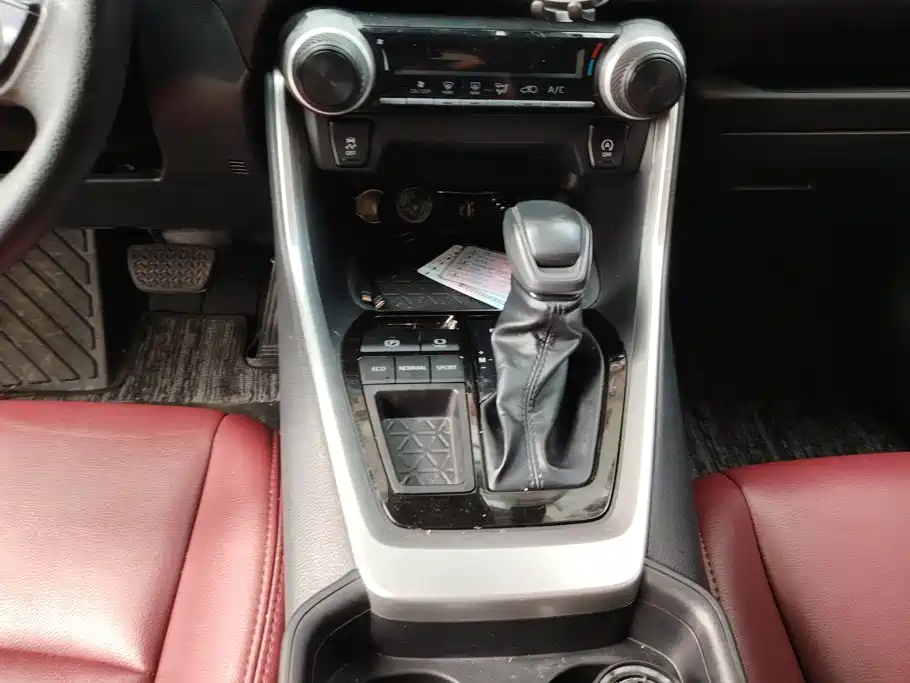 Toyota RAV4 — миниатюра 16