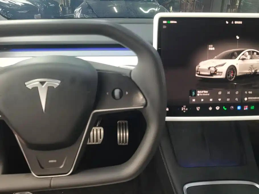Tesla Model 3 — миниатюра 12