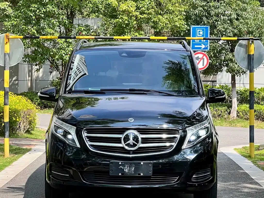 Mercedes-Benz V-Class — миниатюра 2