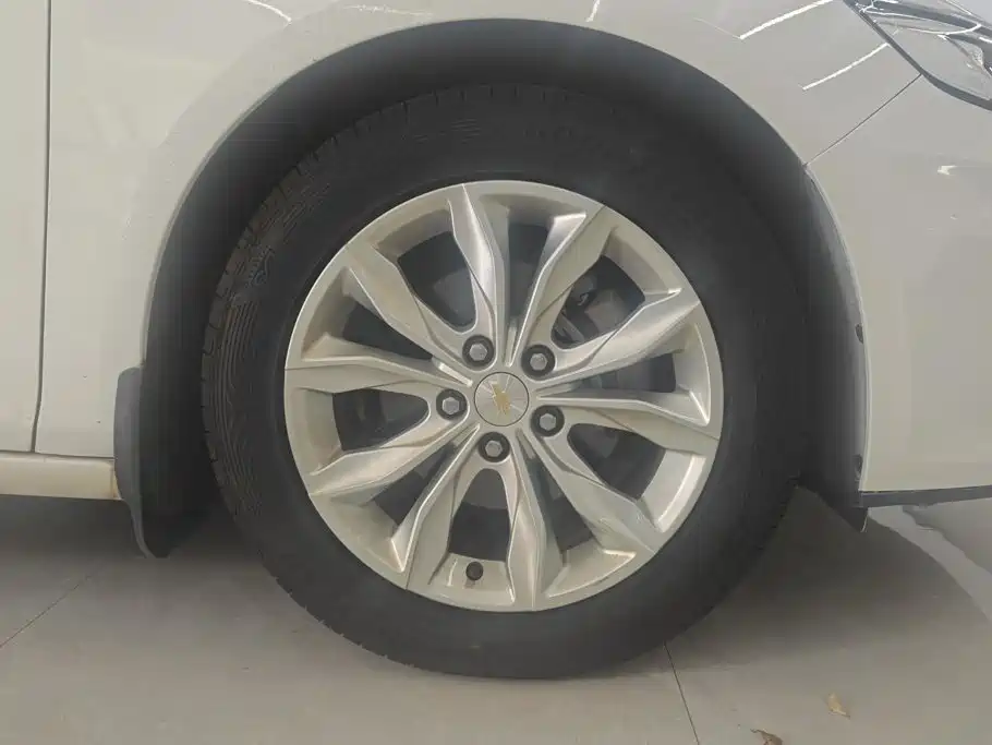 Chevrolet Malibu XL — миниатюра 6