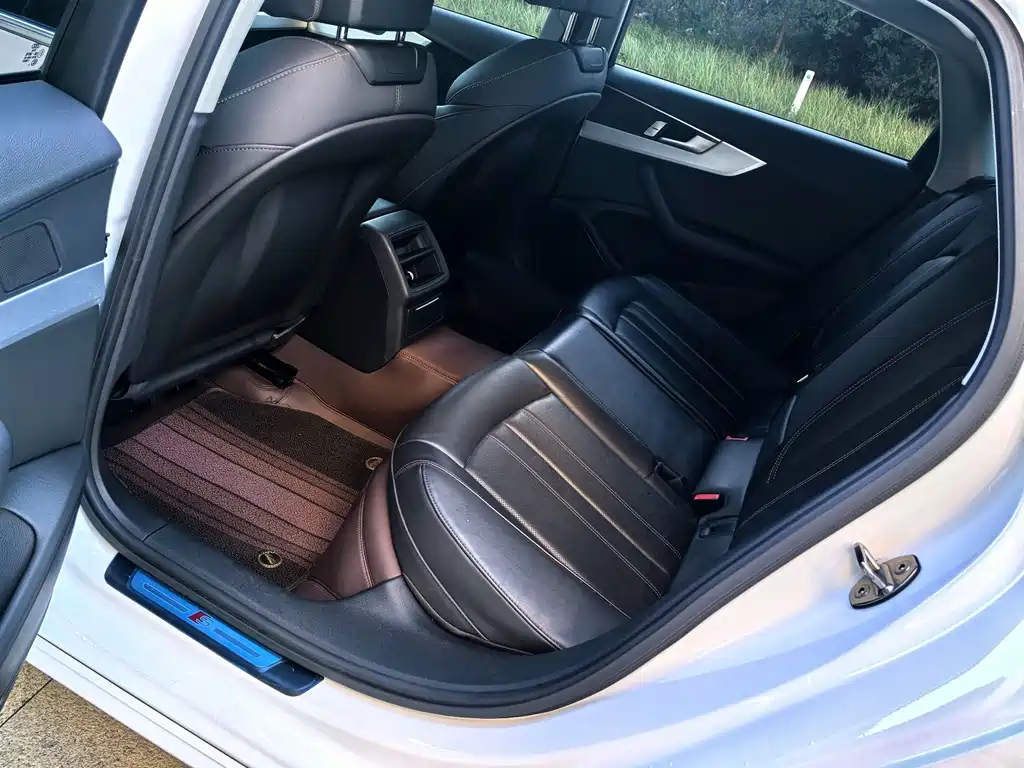 Audi A4L — миниатюра 5