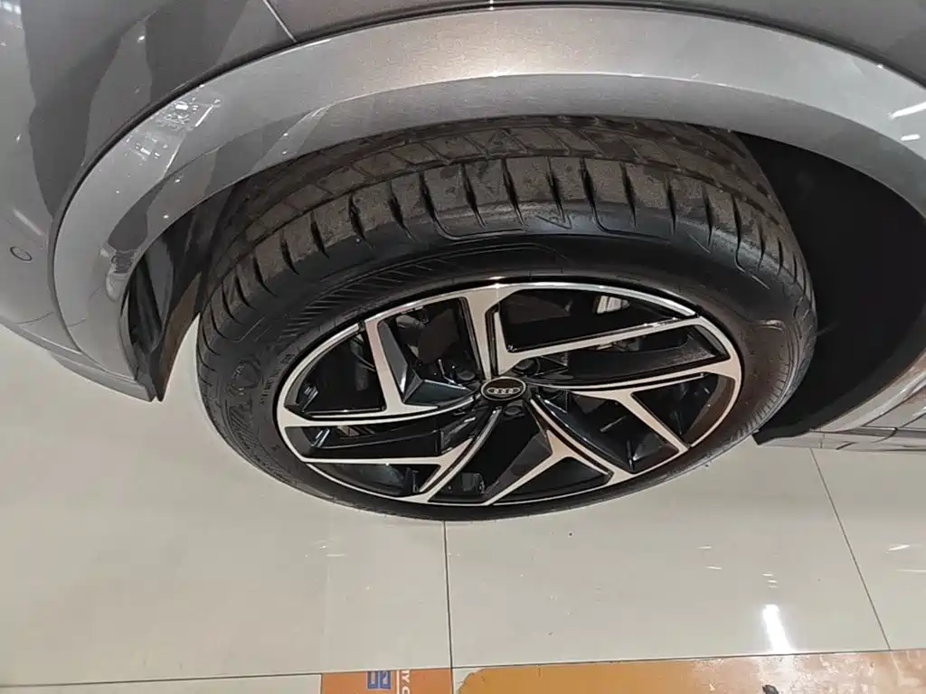 Audi Q6L e-tron — миниатюра 23