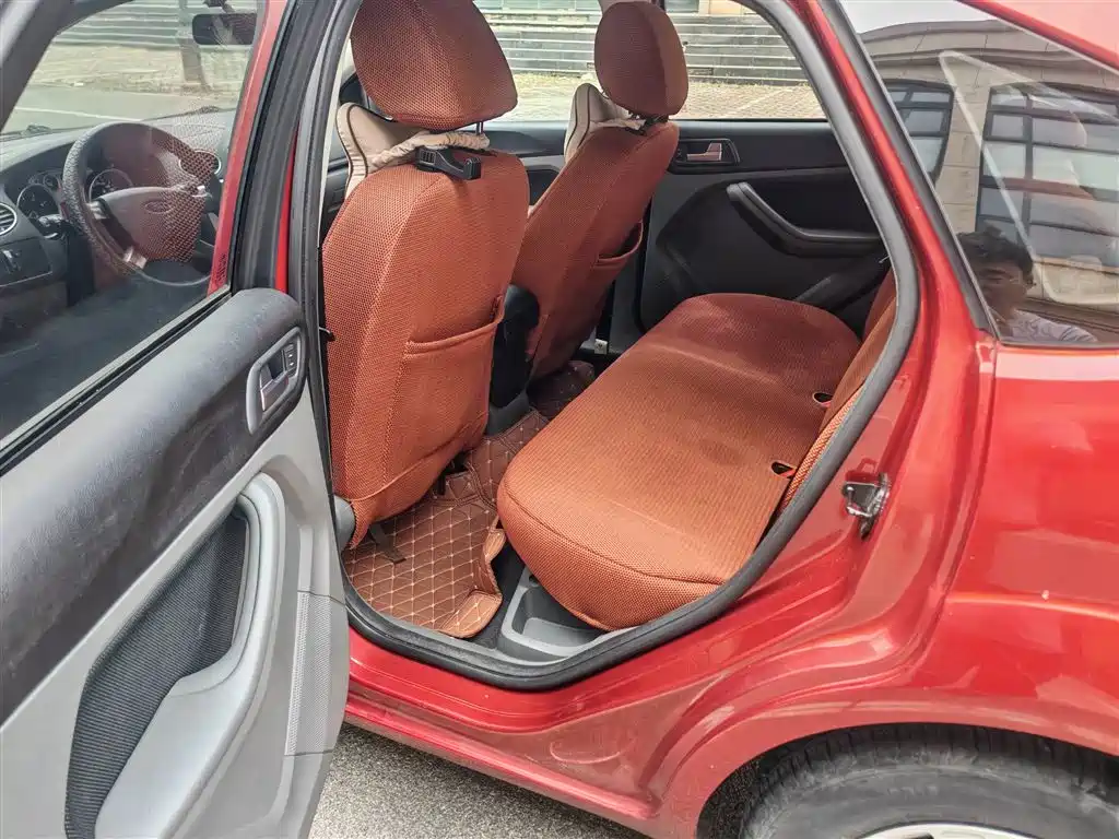 Ford Focus — миниатюра 11