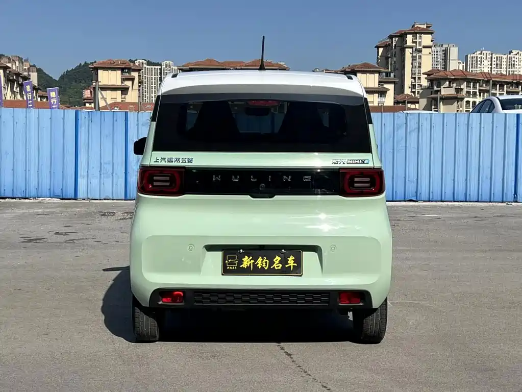 Wuling MINIEV — миниатюра 10
