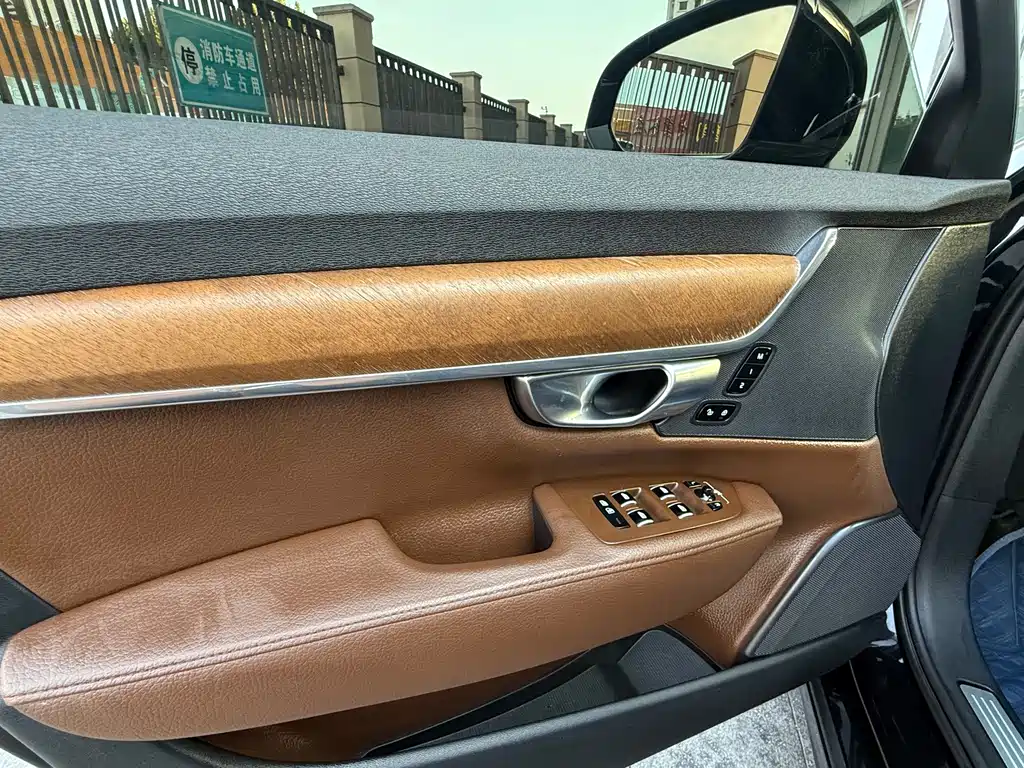 Volvo S90 — миниатюра 4
