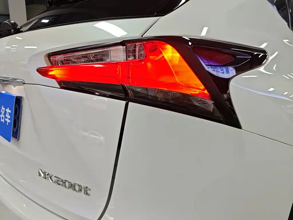 Lexus NX — миниатюра 13