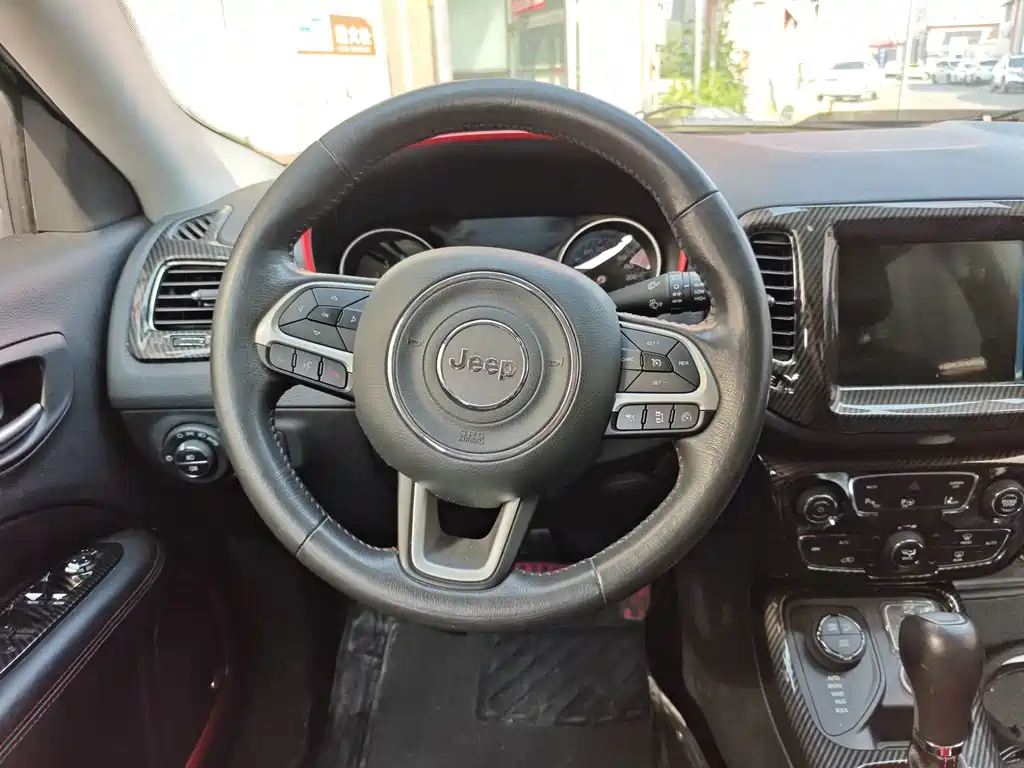 Jeep Compass — миниатюра 13