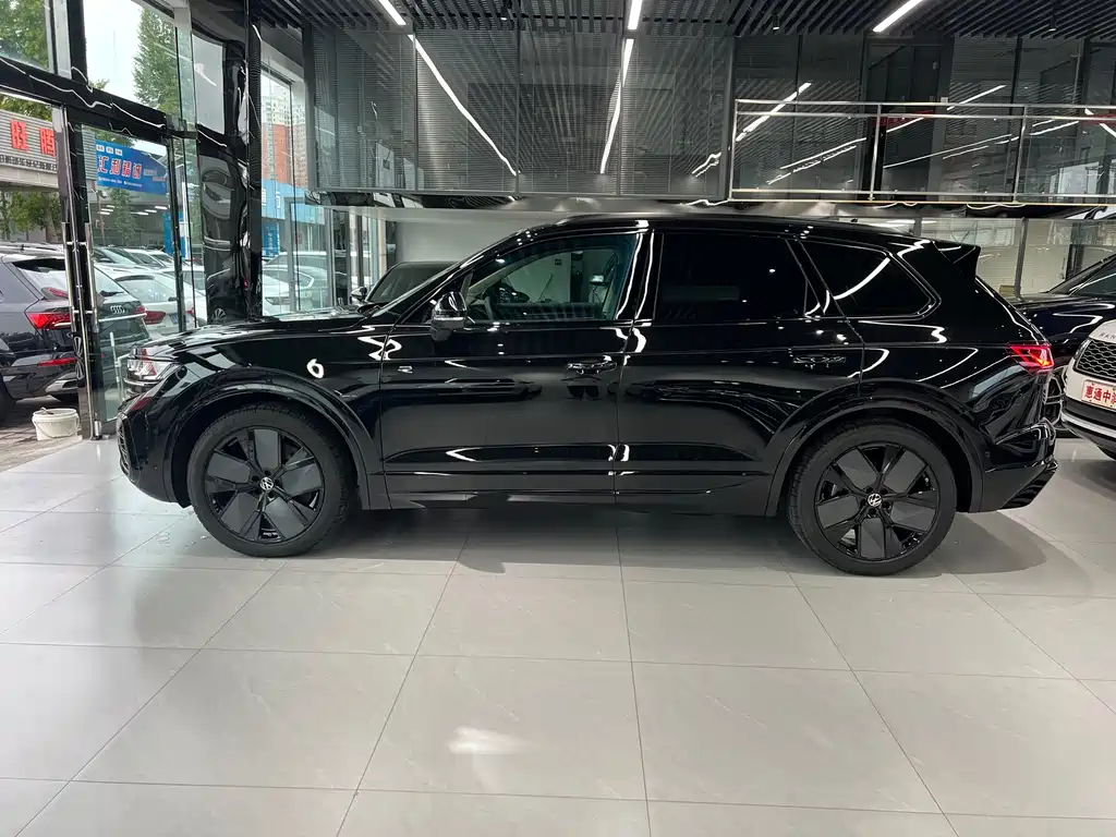 Volkswagen Touareg — миниатюра 7