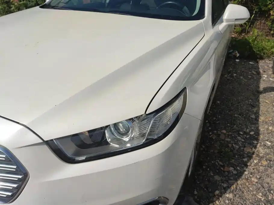 Ford Taurus — миниатюра 5