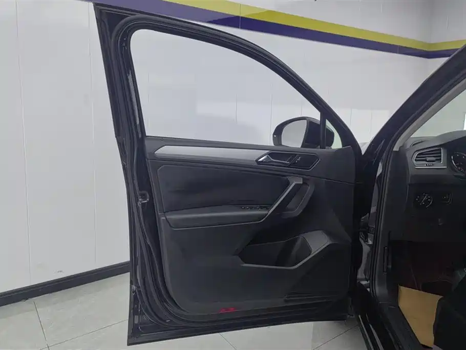Volkswagen Tiguan L L 2021 330TSI AT